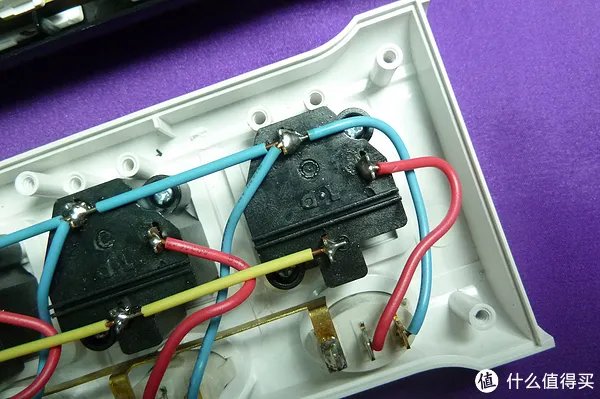 精益求精 突破自我——评测突破保镖系列六位插座