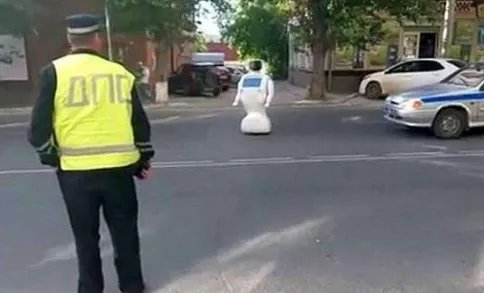 俄罗斯机器人为什么逃跑?