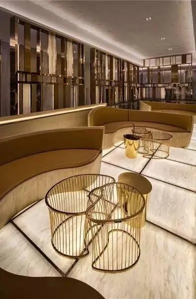 用如此摩登手法打造出来的魔术空间,要多酷有多酷!