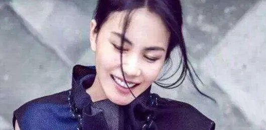 自信勇敢的狮子座男生喜欢女汉子型的还是小萝莉型的女生?