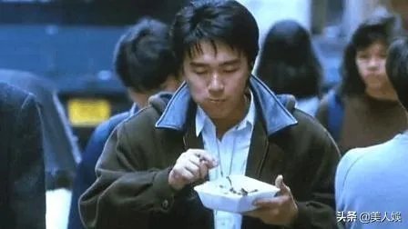 周星驰和周杰伦谁的成就高