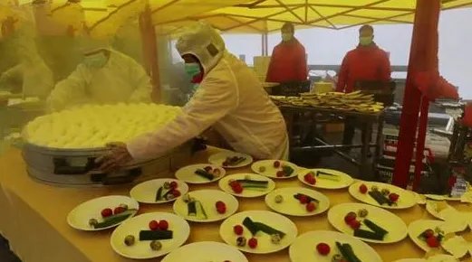 景区一元午餐结账多出458元，国庆假期卖出了多少份？