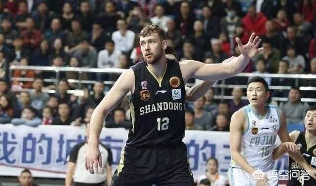 Woj:马刺接近与莫蒂埃尤纳斯签下一份合同,你觉得莫泰会给马刺带来什么改变?