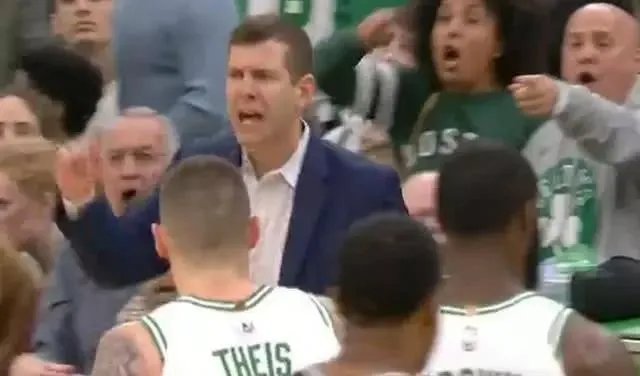 怎么看待肯巴·沃克遭驱逐？