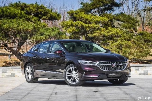 20万级轿车!凯美瑞对比君越,谁更适合家用?