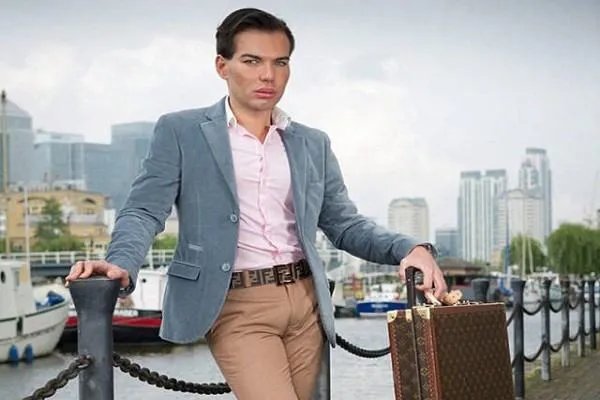 “动过120多次刀,整容190多次”,这个美国男子是谁,为何会疯狂整容?