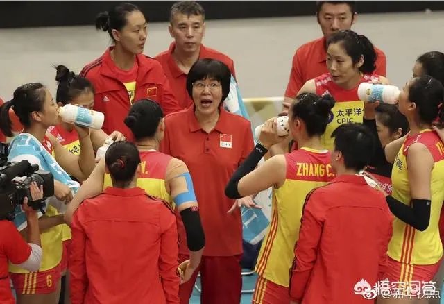 世锦赛三四名决赛中国女排3-0完胜荷兰以季军收官,如何评价队员们这场比赛的表现?