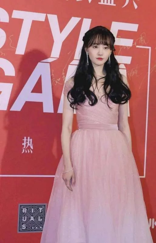 堪比富婆？郑爽到底多有钱？