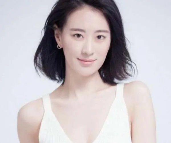 《伪装者》播出6年：女主角无戏可拍，三位女配角却红得发紫，这是为何？