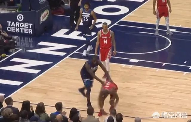 森林狼火箭比赛冲突迪昂为什么要推倒保罗？