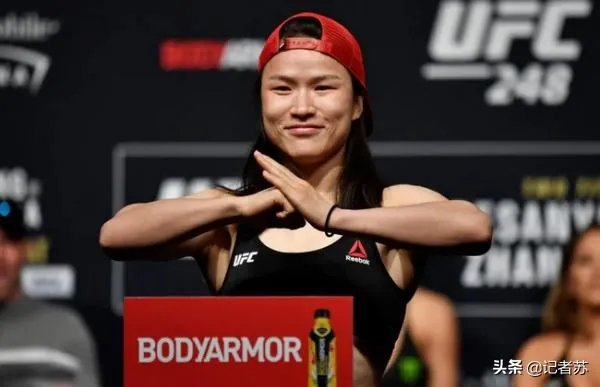 张伟丽与乔安娜之战,乔安娜讽刺张伟丽戴口罩来打ufc你怎么看?