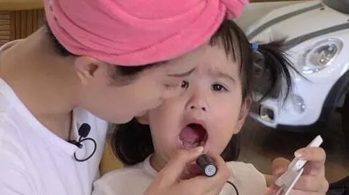 包文婧和包饺子之间是什么关系？