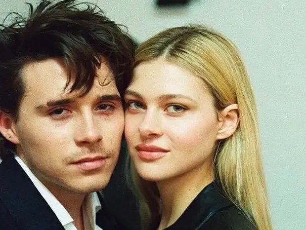 贝克汉姆大儿子向谁求婚了？