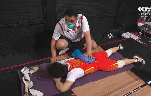 侯志慧夺下东京奥运会中国队第二金！创造女举新纪录