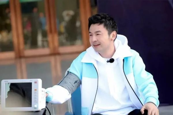 雷佳音女团粉真爱,天天看女团他老婆不会吃醋吗?