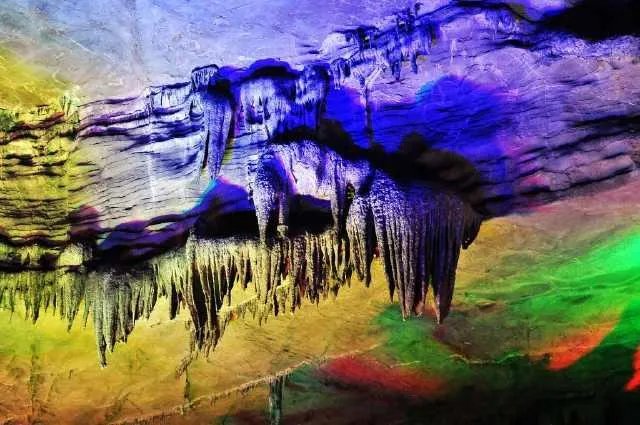 地下喀斯特地貌的溶洞有什么