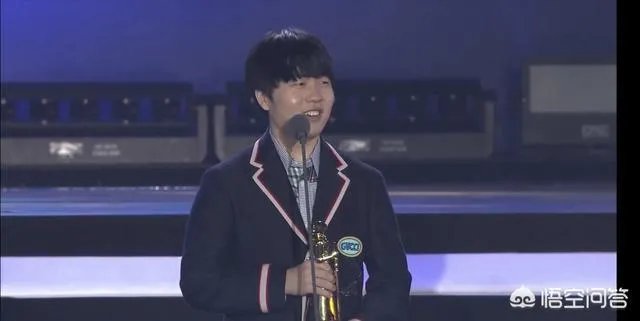 英雄联盟颁奖盛典IG包揽奖项，网友表示S赛大于一切，你怎么看？