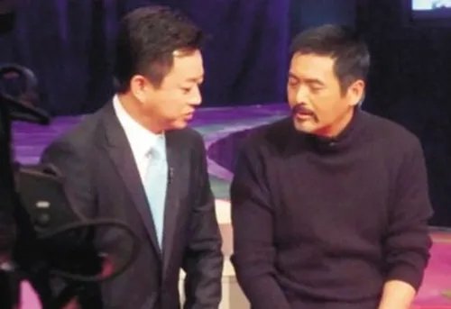 朱军下跪门的前因后果 被记者提问朱军变脸