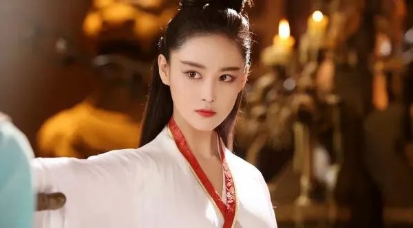 何捷在综艺中是张馨予的教官,她为什么会喜欢剪掉自己头发又严苛的何捷?