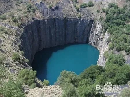 全球十大壮观坑洞：地狱之门排名第一