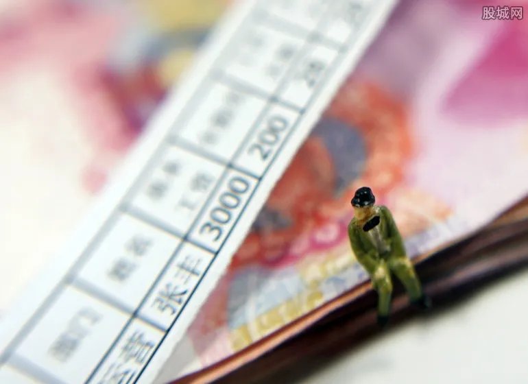 打工一月倒欠195 辛苦一个月最后工资还要成了负数