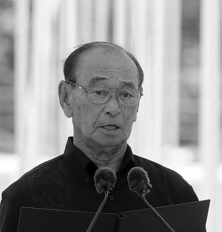 仲井真弘多的个人履历