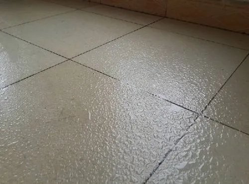 返潮地面怎么处理