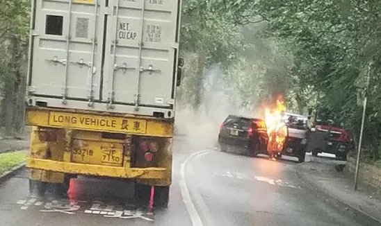 香港货车遭劫匪打劫抢500万是真的吗？