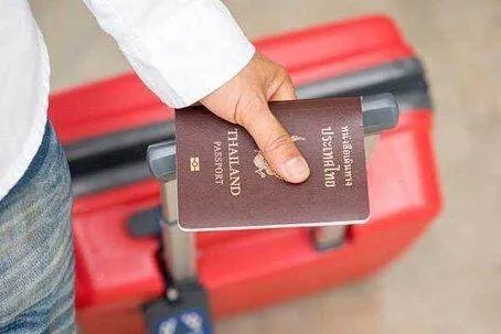 美国政府为什么会同意撤销留学生签证新规？