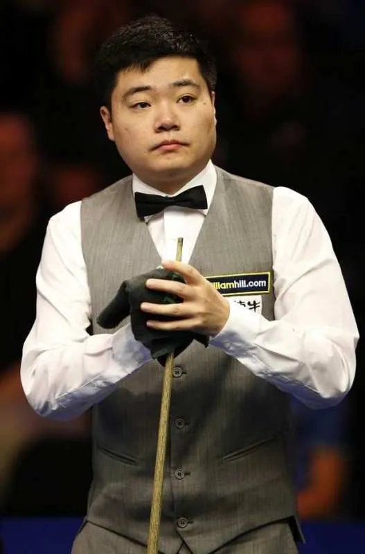 连赢5局逆转霍金斯，丁俊晖晋级英锦赛16强，如何评价他的表现？