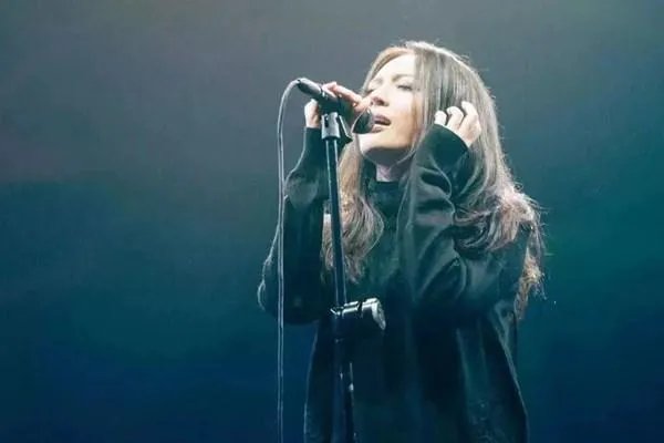 飞儿乐队阿沁公开邀请主唱詹文婷回归，你觉得詹文婷的实力怎么样？