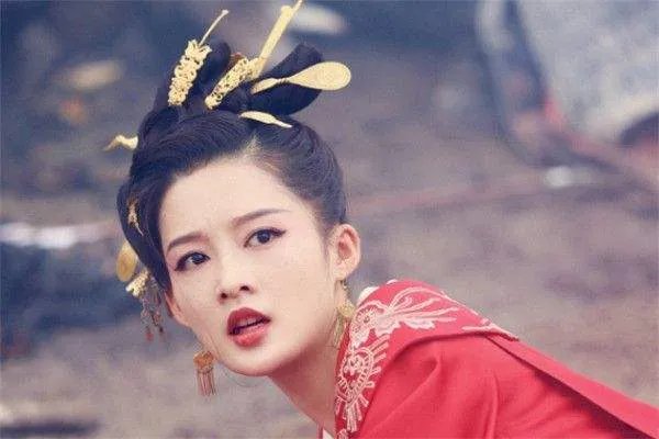 李沁演过很多戏，而且演技也不错，可是为什么她总是火不起来？