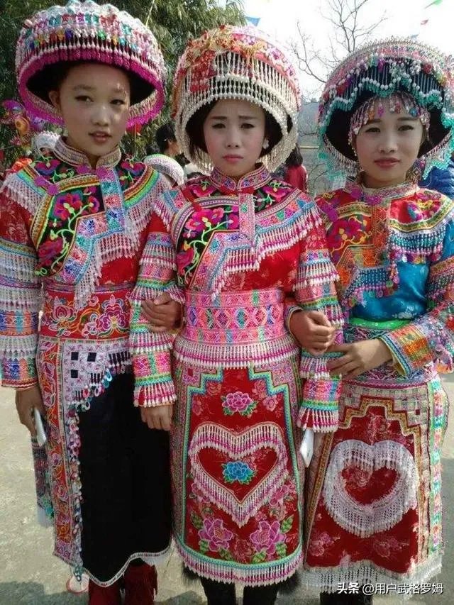 中国那个少数民族服装最好看