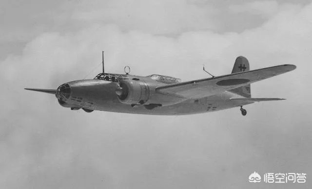 二战时候的日本轰炸机一次带多少炸弹？