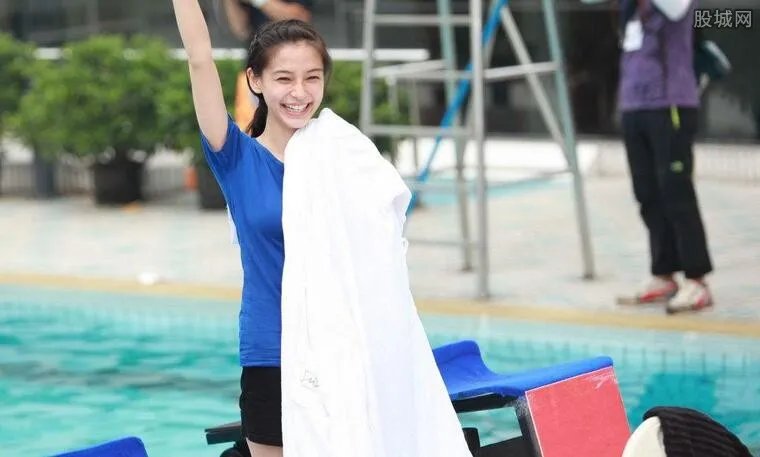 baby不会退出跑男 被迪丽热巴顶替是假的吗？