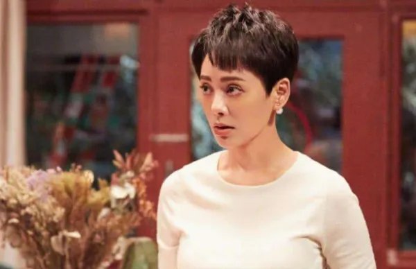 宁静是于正旗下公司的艺人吗？