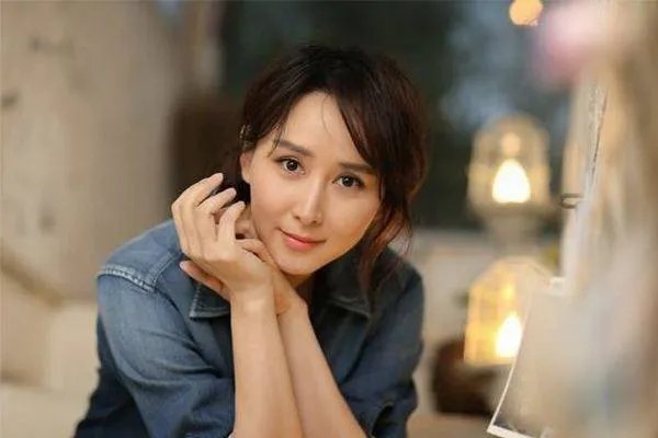 胡静拼命拍戏，名门儿媳妇不好当？