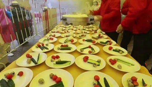 景区一元午餐结账多出458元，国庆假期卖出了多少份？