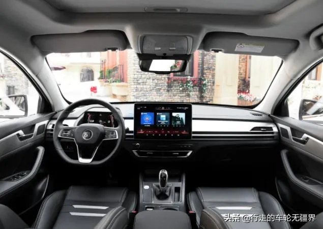 10万买什么车，内饰要好看？