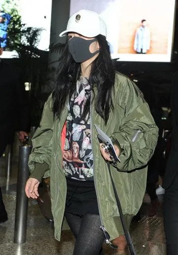 谢娜肚子微凸是有喜了吗  娜就这么说与张柏芝大谈闺蜜心事