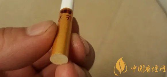 中南海(软)红北京烟多少钱一包 中南海·北京(软)价格65元/包