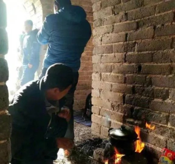 国家文物局如何回应驴友烧火做饭熏黑长城？