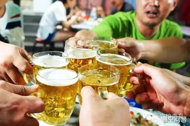 华润雪花、青岛啤酒集体宣布涨价，3块钱一瓶啤酒的时代再见了，你怎么看？