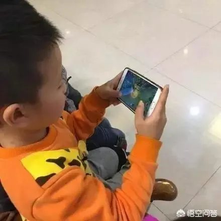 为什么都说王者荣耀毒害青少年而不说英雄联盟?