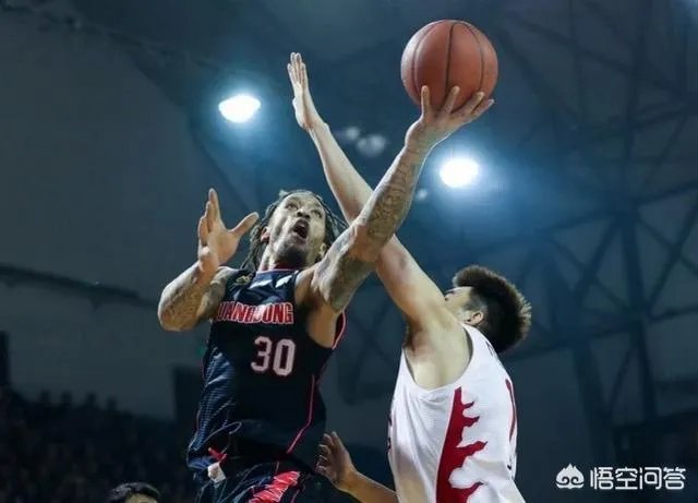 韩德君受伤，坑了辽宁，更坑了广东，早知道韩受伤，花那么多钱换外援干哈，你认为呢？