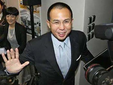 李泽楷新欢发文暗讽“个别人”不谈感情谈素质，你怎么看？