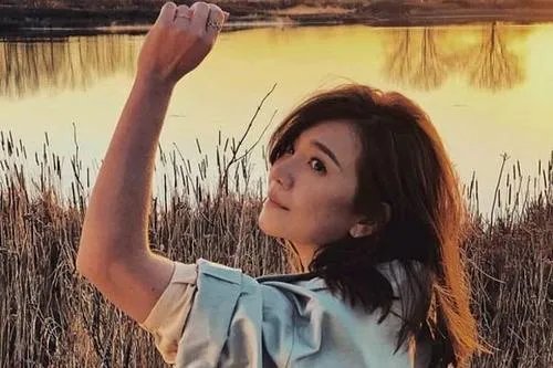 情歌天后梁静茹宣布离婚，他的老公到底是什么背景？