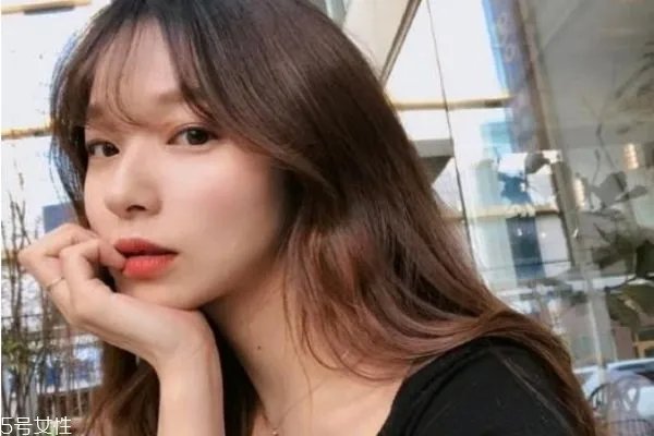 2019春夏发型趋势 2019年中长发流行发型女