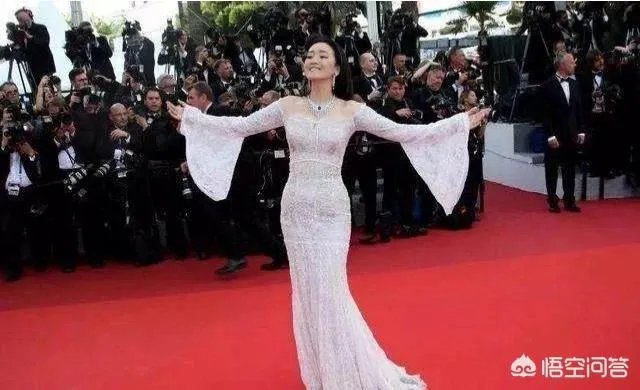 中国某十八线网红再蹭红毯;网友: 戛纳红毯要求这么低?