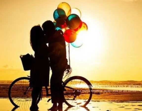 爱一个人怎么表达出来 特别深爱一个人的情话